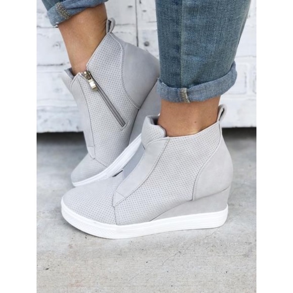Vici Shoes - NWT Vici New In Town Faux Suede Wedge Sneaker
